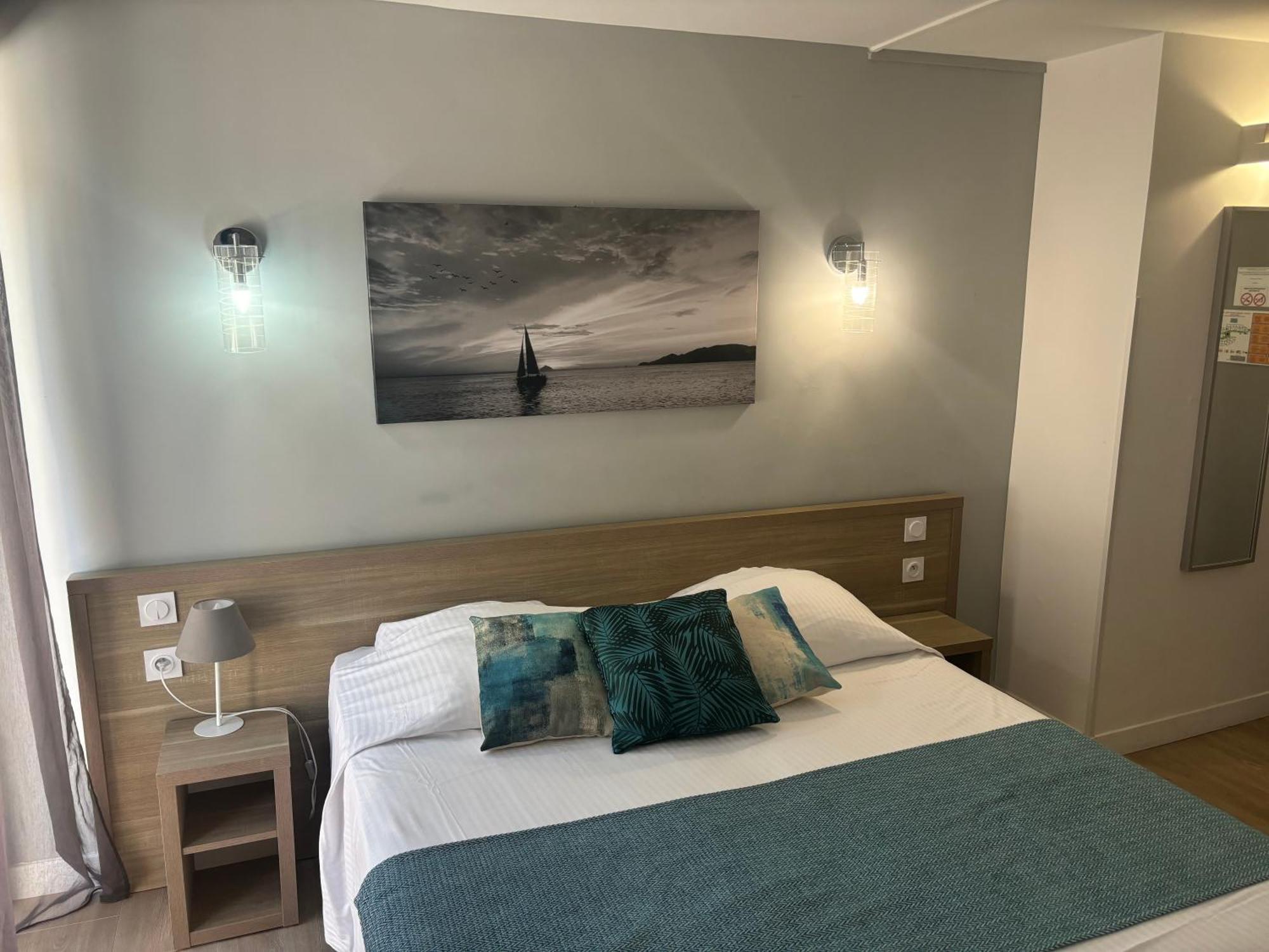 Hotel La Voile Bormes-les-Mimosas Exteriör bild